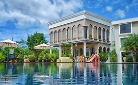 Uva Meridian Bay Resort & Spa